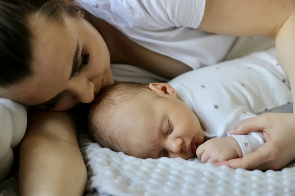 Bed vibes, motherhood, maternity, sleep, newborn.